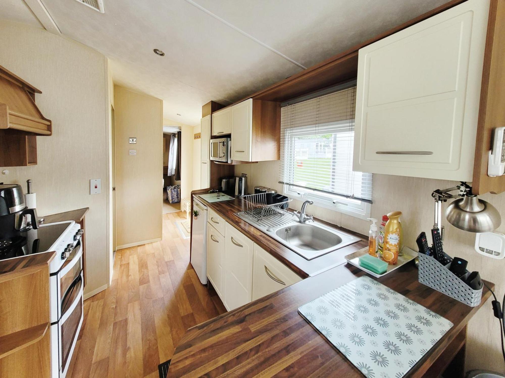 Lakeside Cotswold Holiday Home Cirencester Exterior photo