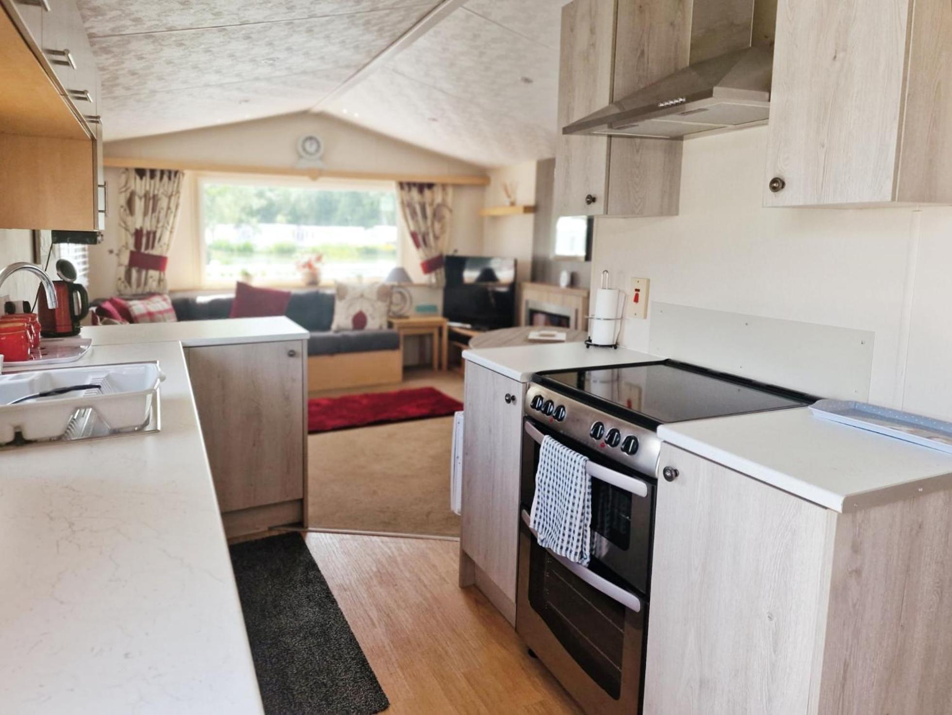 Lakeside Cotswold Holiday Home Cirencester Exterior photo